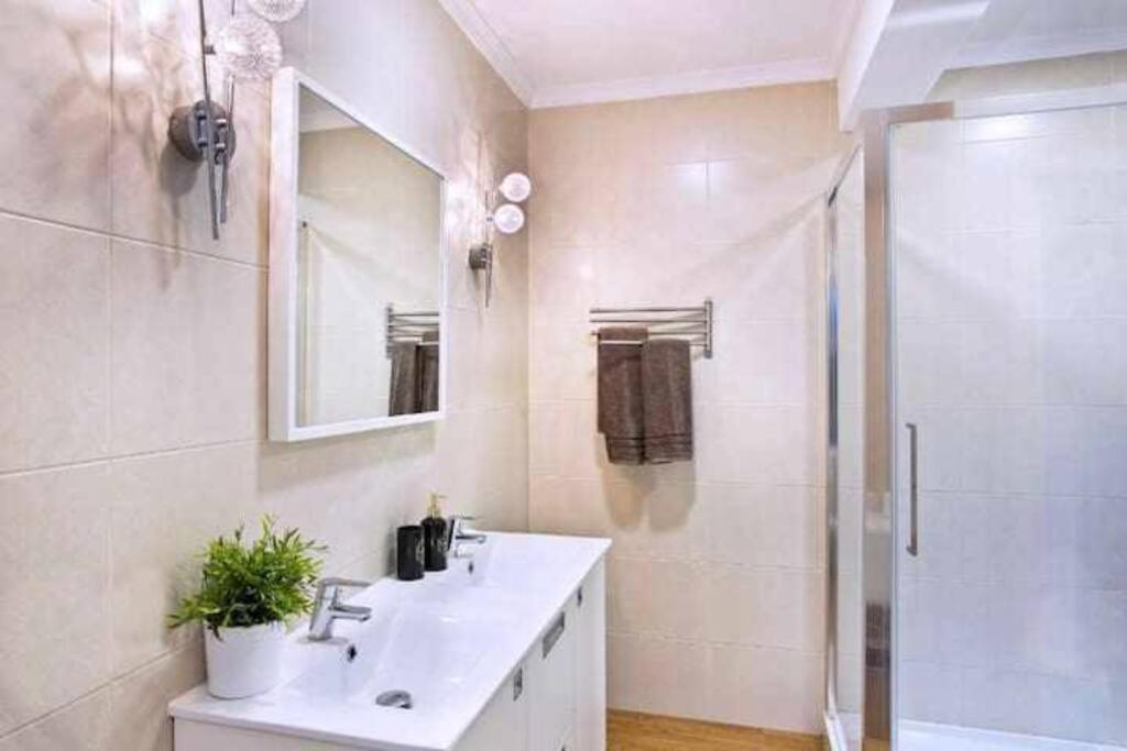 Best Location Apartment In Marbella. Beachfront!! Bagian luar foto